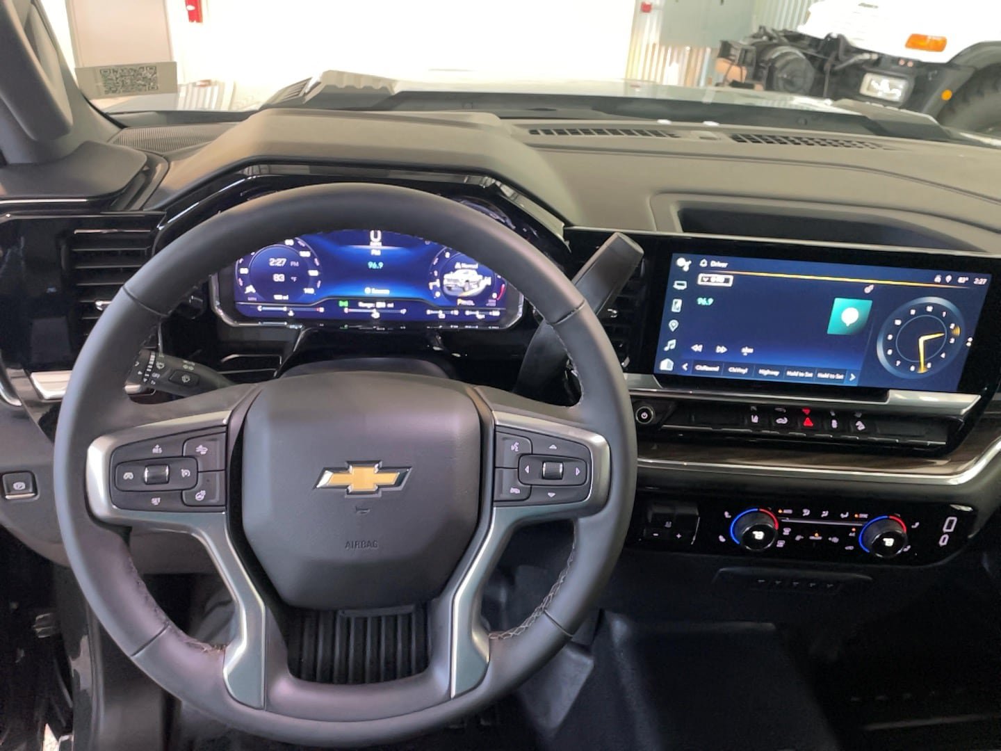 Used 2025 Chevrolet Silverado 2500 LT AWD/4WD image 21