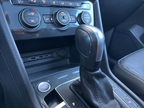Used 2020 Volkswagen Tiguan SEL image 30