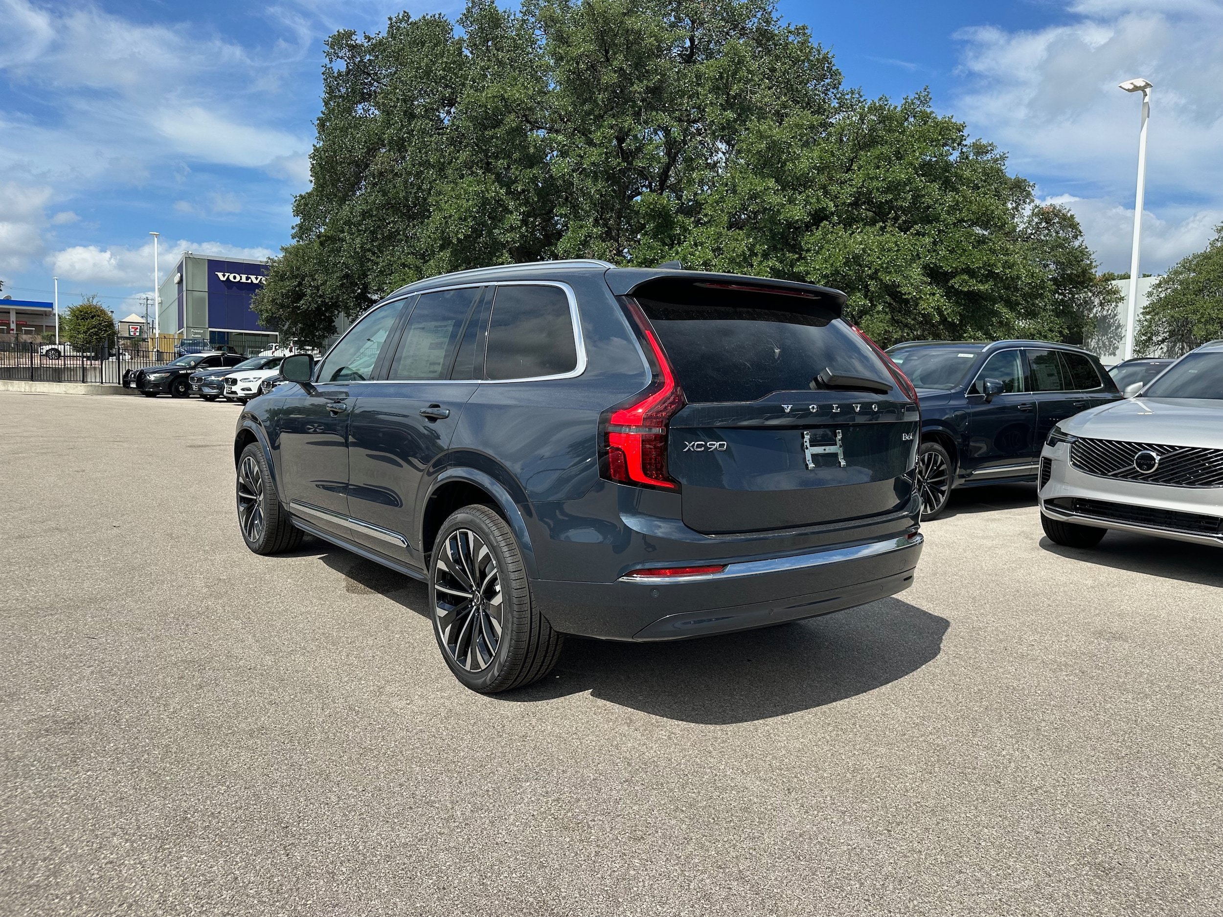 Used 2026 Volvo XC90 B6 Core AWD/4WD image 4