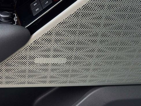 Used 2022 Land Rover Range Rover Velar R-Dynamic S image 20