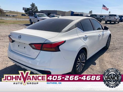 Used 2025 Nissan Altima 2.5 SV image 7