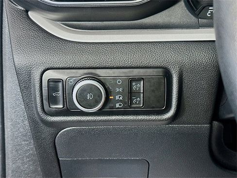 Used 2024 Ford Explorer XLT w/ Equipment Group 202A image 10