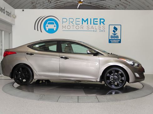 Used 2013 Hyundai Elantra Limited w/ Technology Pkg FWD image 16