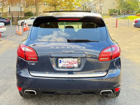 Used 2012 Porsche Cayenne AWD/4WD image 5