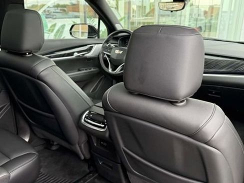 Used 2022 Cadillac XT6 Premium Luxury w/ Technology Package AWD/4WD image 25