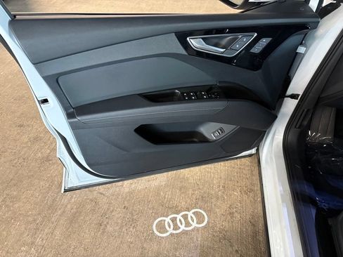 Used 2023 Audi Q4 e-tron Prestige w/ 20" Wheel Package AWD/4WD image 19