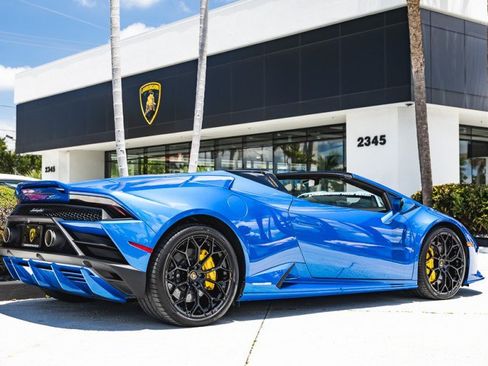 Used 2023 Lamborghini Huracan EVO AWD/4WD image 9