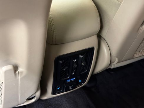 Used 2018 Jeep Grand Cherokee Limited w/ Trailer Tow Group IV image 18