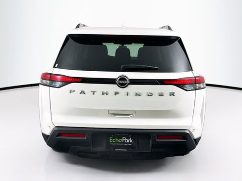 Used 2025 Nissan Pathfinder SV image 7
