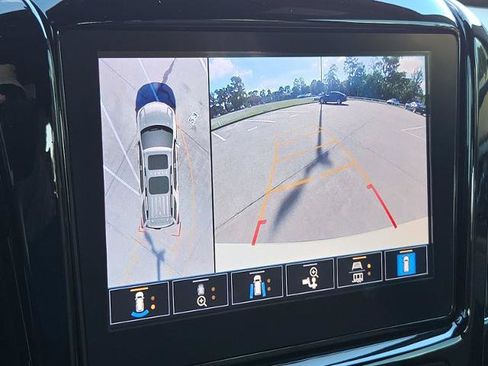 Certified 2023 Chevrolet Traverse Premier FWD image 15