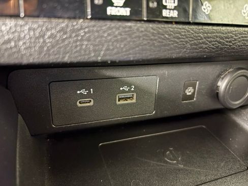 Used 2024 Mitsubishi Outlander SE image 28