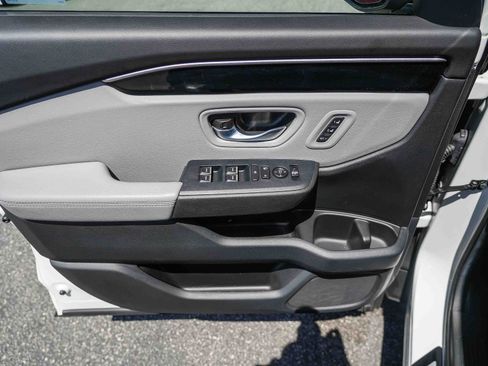 Used 2025 Honda Pilot EX-L image 24