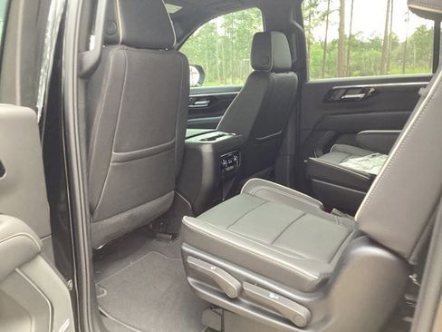 New 2025 Chevrolet Suburban Premier RWD image 16