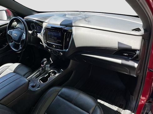 Used 2023 Chevrolet Traverse RS AWD/4WD image 32
