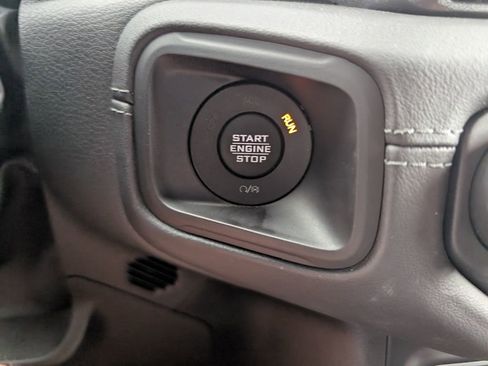 Used 2025 Jeep Wrangler Unlimited Sahara w/ Safety Group AWD/4WD image 18