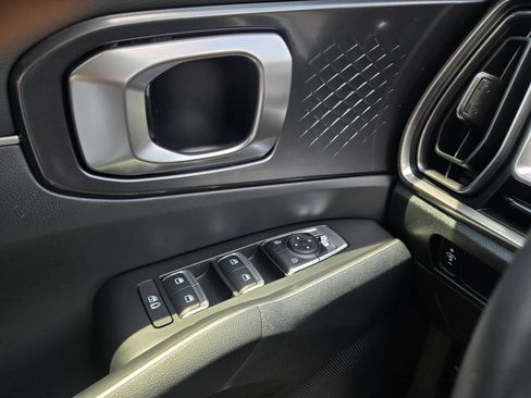 Used 2025 Kia Sorento S w/ Panoramic Sunroof Package FWD image 21