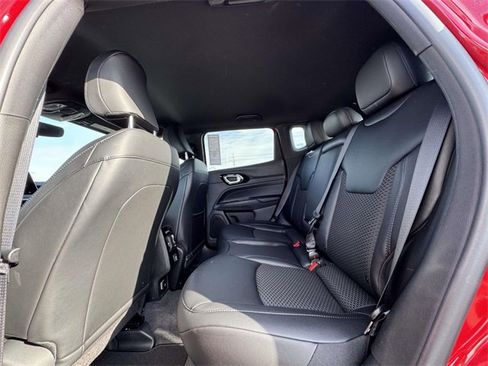 New 2026 Jeep Compass Latitude image 18