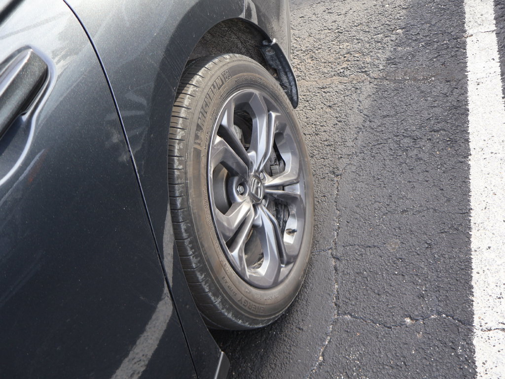 Used 2023 Honda Accord EX image 12