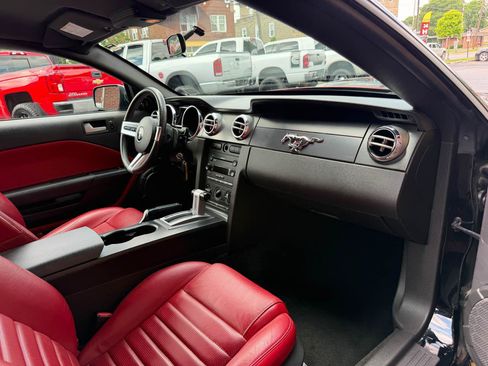 Used 2006 Ford Mustang GT RWD image 23