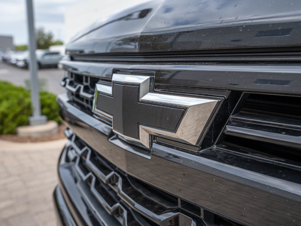 Used 2024 Chevrolet Silverado 1500 RST w/ Convenience Package II AWD/4WD image 3
