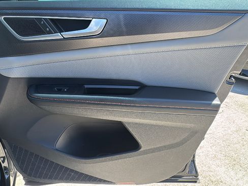 Used 2024 Volkswagen Atlas Peak Edition SE image 31