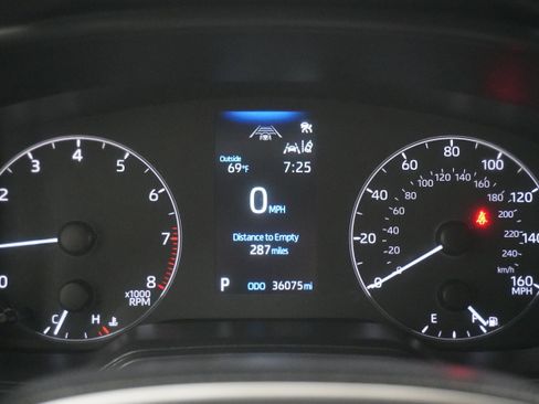 Used 2024 Toyota Corolla SE image 16