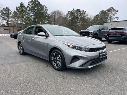 Used 2024 Kia Forte LXS image 4