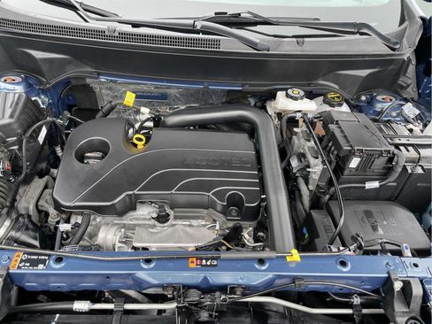 Used 2024 Chevrolet Equinox LT w/ LPO, Floor Liner Package image 11