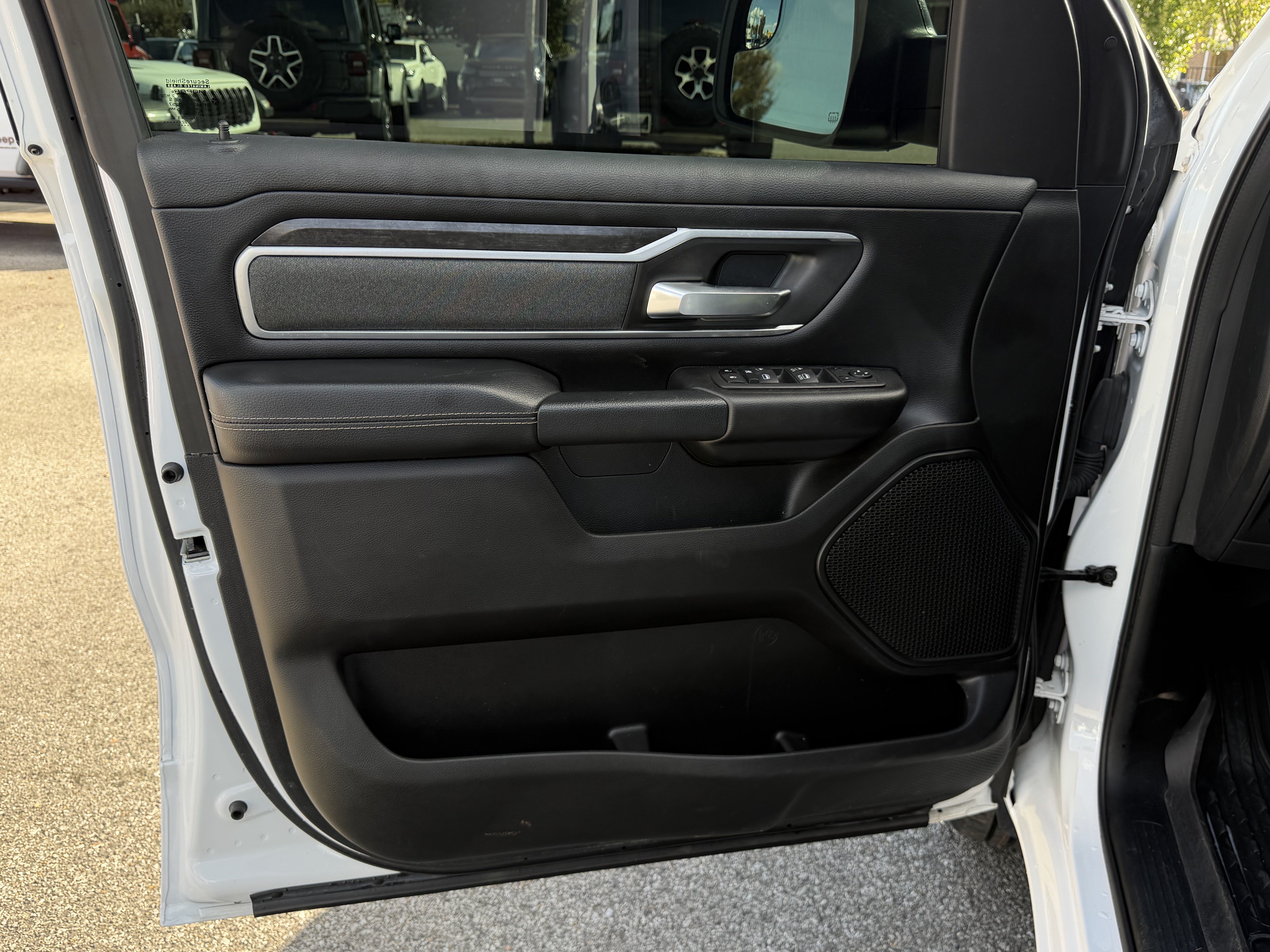 Used 2022 RAM 1500 Big Horn AWD/4WD image 14