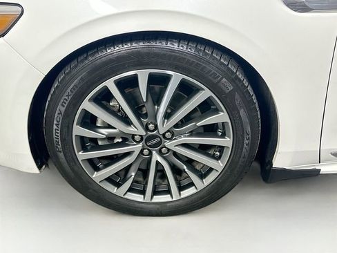 Used 2020 Lincoln Continental AWD w/ Premium Package image 32