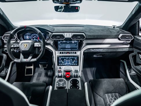 Used 2024 Lamborghini Urus Performante image 12