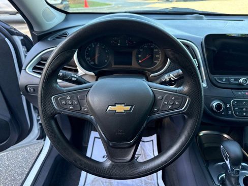 Used 2024 Chevrolet Malibu LT FWD image 23