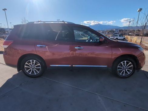 Used 2014 Nissan Pathfinder SL w/ SL Premium Package image 10