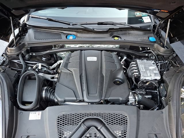 Certified 2024 Porsche Macan S AWD/4WD image 30