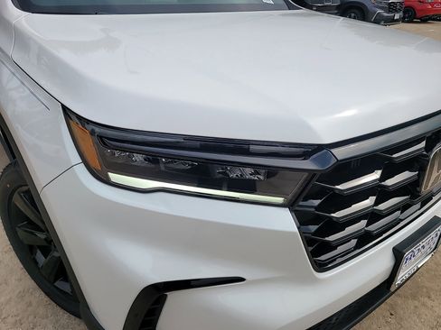 New 2025 Honda Pilot Black Edition image 11