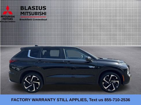 Used 2024 Mitsubishi Outlander 4WD Plug-In Hybrid image 4