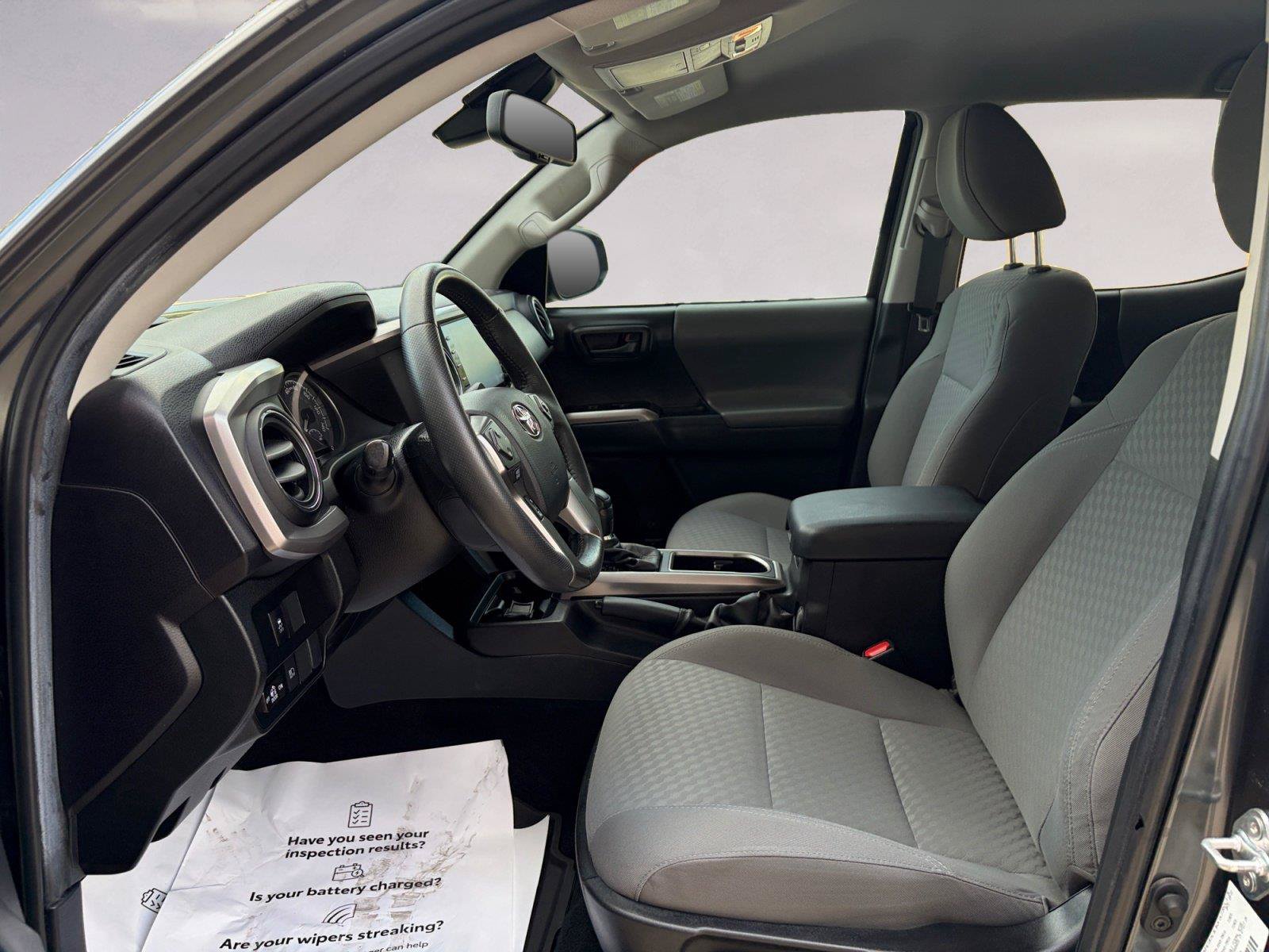 Used 2022 Toyota Tacoma SR5 RWD image 9