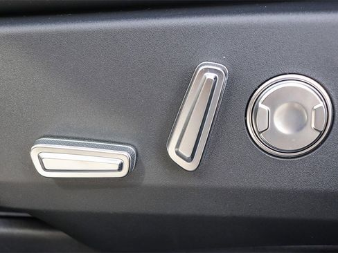 Used 2025 Lincoln Nautilus Premier w/ Equipment Group 102A image 24