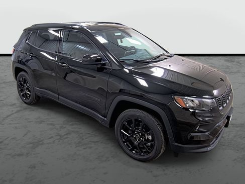 New 2026 Jeep Compass Latitude image 5