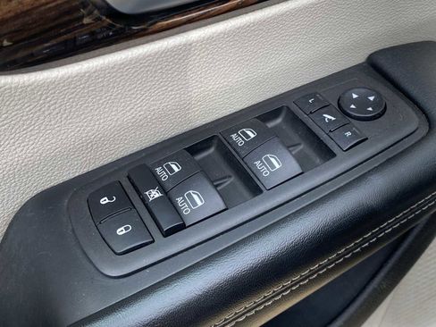 Certified 2023 Chrysler Pacifica Touring-L FWD image 20