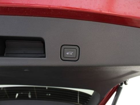 Used 2026 Chevrolet Traverse RS FWD image 24