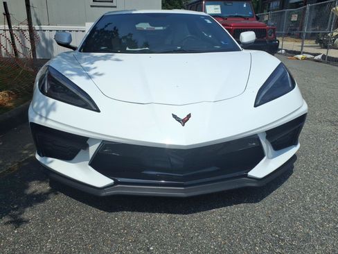 Used 2022 Chevrolet Corvette Stingray Preferred Cpe w/ Battery Protection Package RWD image 2