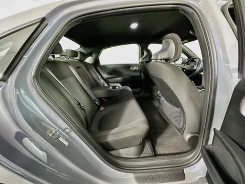 Used 2024 Hyundai Ioniq 6 SE RWD image 27