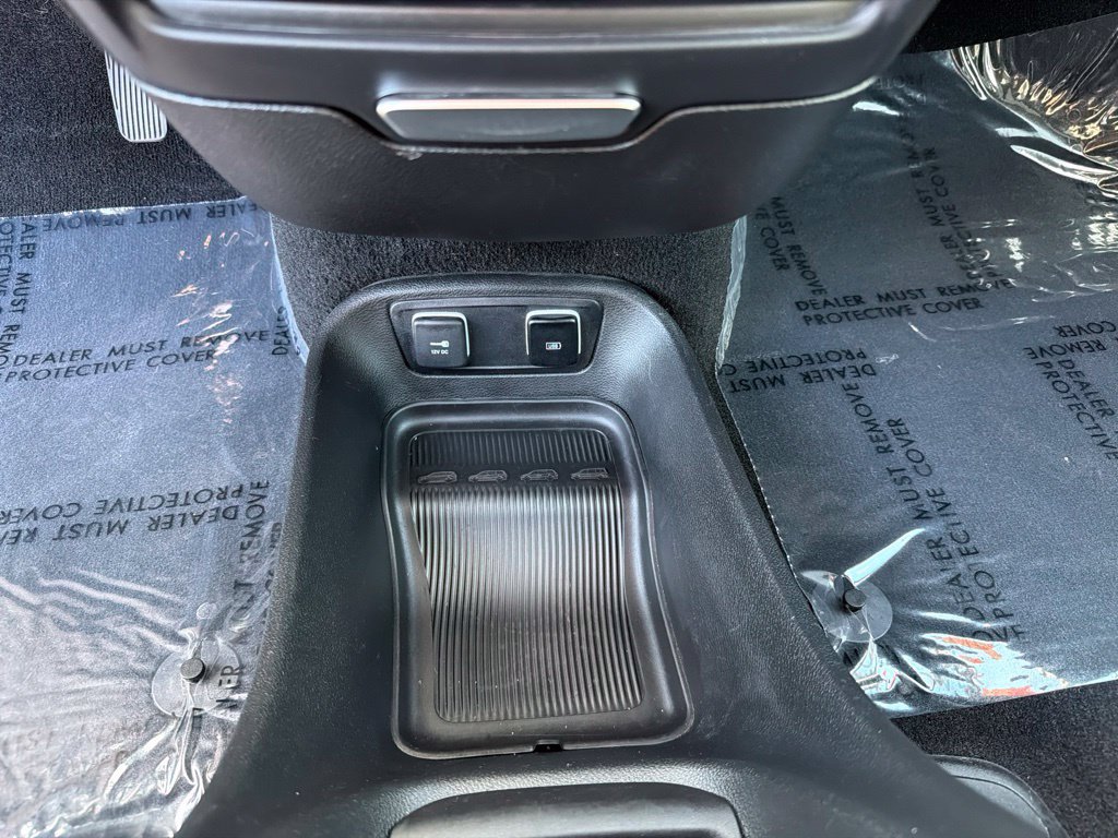 Used 2019 Chrysler Pacifica Touring Plus w/ S Appearance Package FWD image 24