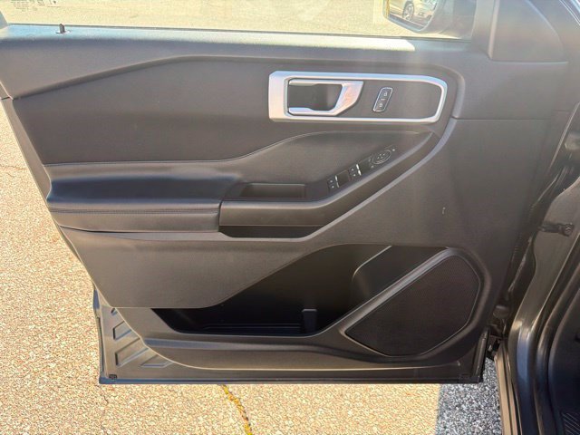 Used 2020 Ford Explorer XLT AWD/4WD image 11
