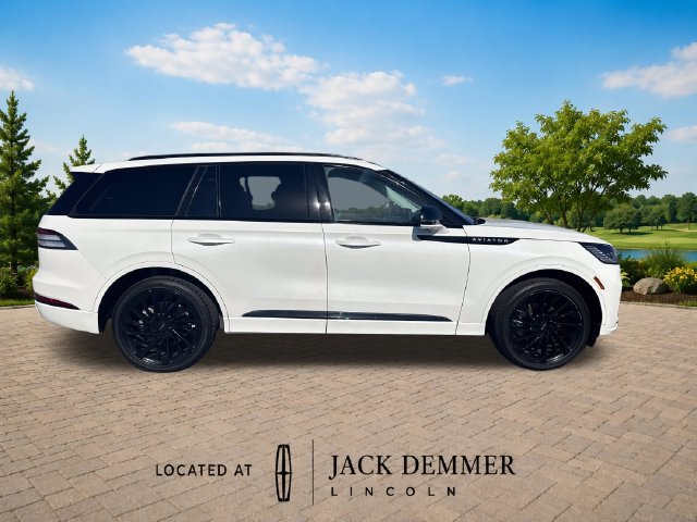 Used 2025 Lincoln Aviator Reserve w/ Jet Appearance Package AWD/4WD image 8