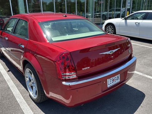 Used 2009 Chrysler 300 C RWD image 4