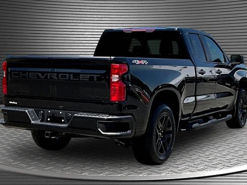 Used 2023 Chevrolet Silverado 1500 Custom w/ Rally Edition AWD/4WD image 6