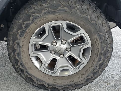 Used 2018 Jeep Wrangler Unlimited Sport AWD/4WD image 7