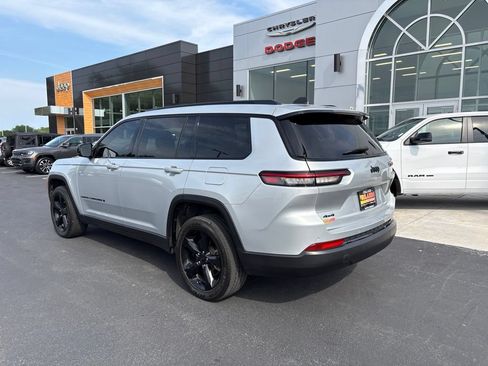 Used 2024 Jeep Grand Cherokee L Altitude AWD/4WD image 3